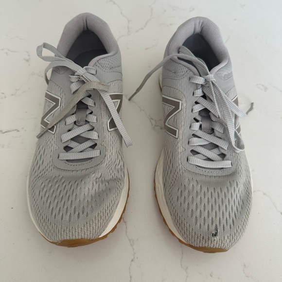 New Balance - Picture 2 of 6